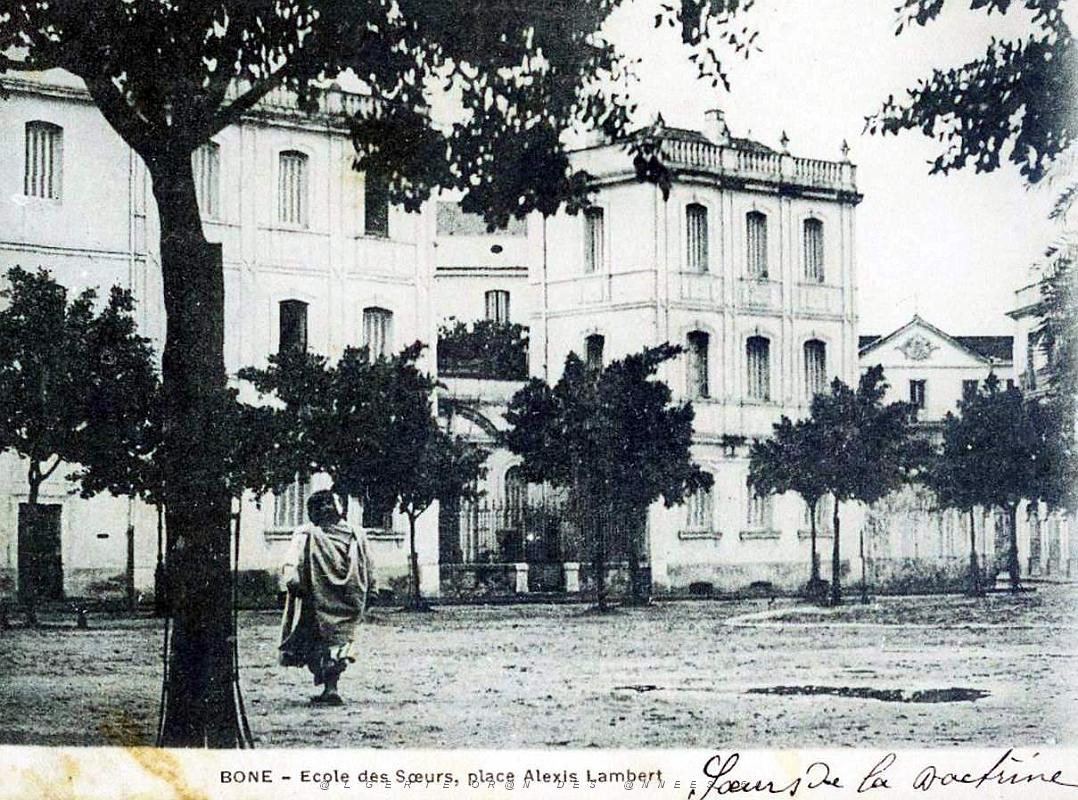 Bone - Place Alexis Lambert - Ecole des Soeurs de la Doctrine.jpg
